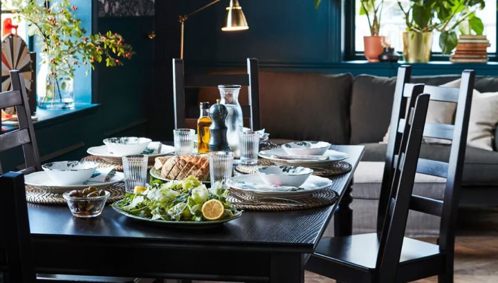 Ετοιμάστε ένα ωραίο οικογενειακό τραπέζι με 4 απλά βήματα